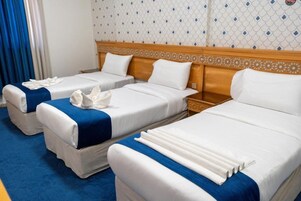 Skrivebord, skrivebord for bærbar PC og wi-fi (inkludert)