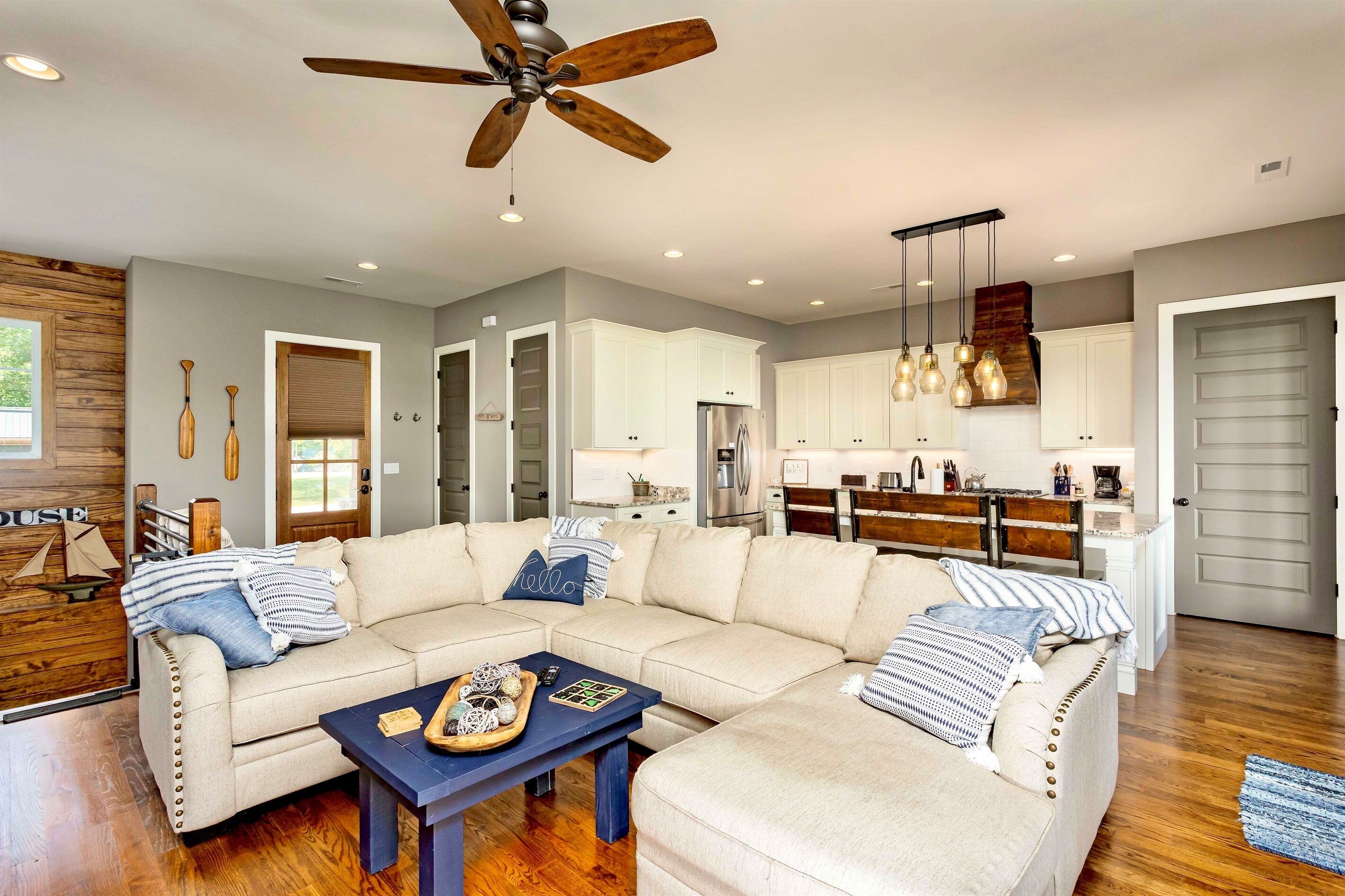 Smart TV, fireplace, table tennis