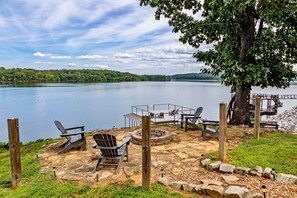 Property grounds - Gorgeous Lake Home, Private Boat Dock | Sleeps 11 (Spring City)