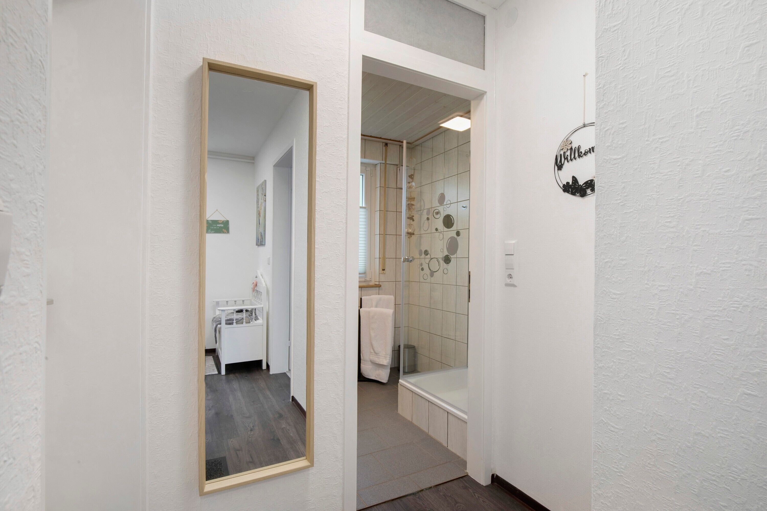 Dusj, hårføner og håndklær