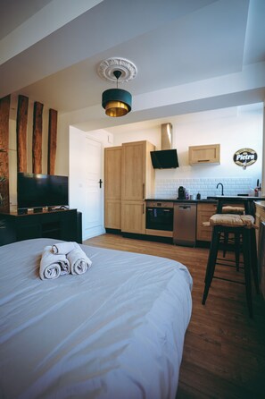 1 bedroom, WiFi, bed sheets