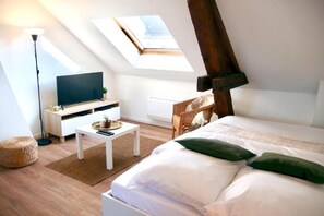 1 bedroom, WiFi, bed sheets