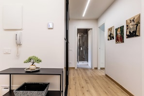 Interior - Green Lux-Via Canalino| ZTL pass and parking, air conditioning, Wi-Fi (Modena)
