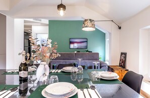 Dining - Green Lux-Via Canalino| ZTL pass and parking, air conditioning, Wi-Fi (Modena)