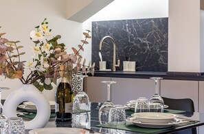 Dining - Green Lux-Via Canalino| ZTL pass and parking, air conditioning, Wi-Fi (Modena)