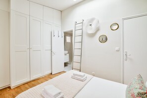 1 habitación, tabla de planchar con plancha, wifi y ropa de cama 