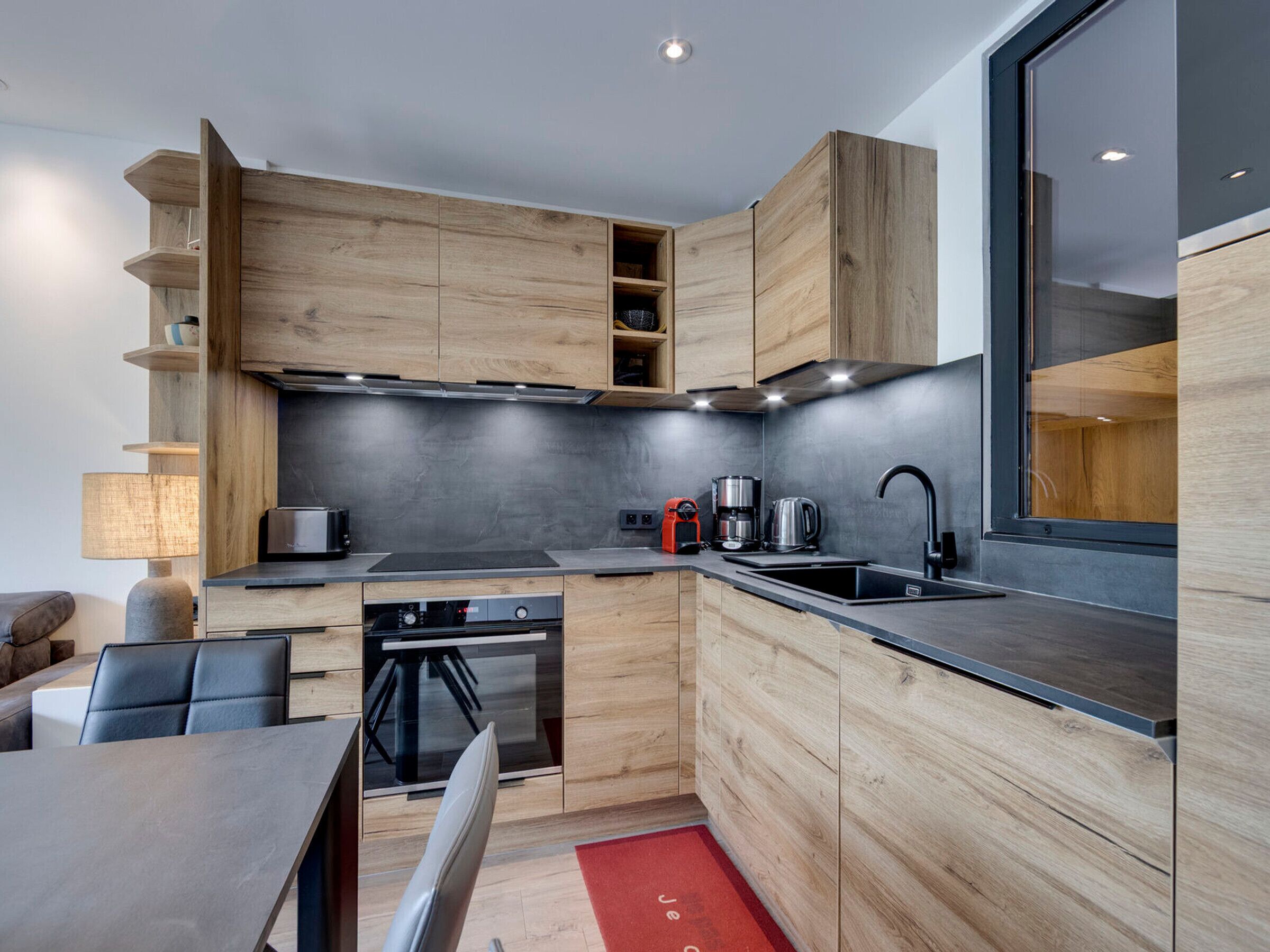 Køleskab, mikrobølgeovn, opvaskemaskine