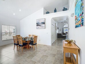 Dining - Family Getaway Near Disney, & all Theme parks. Arcade games, themed rooms, no resort fees. Offering Pickel ball court (Clermont)