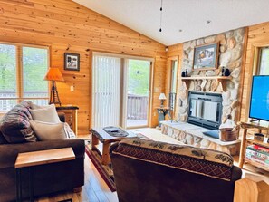 TV, fireplace