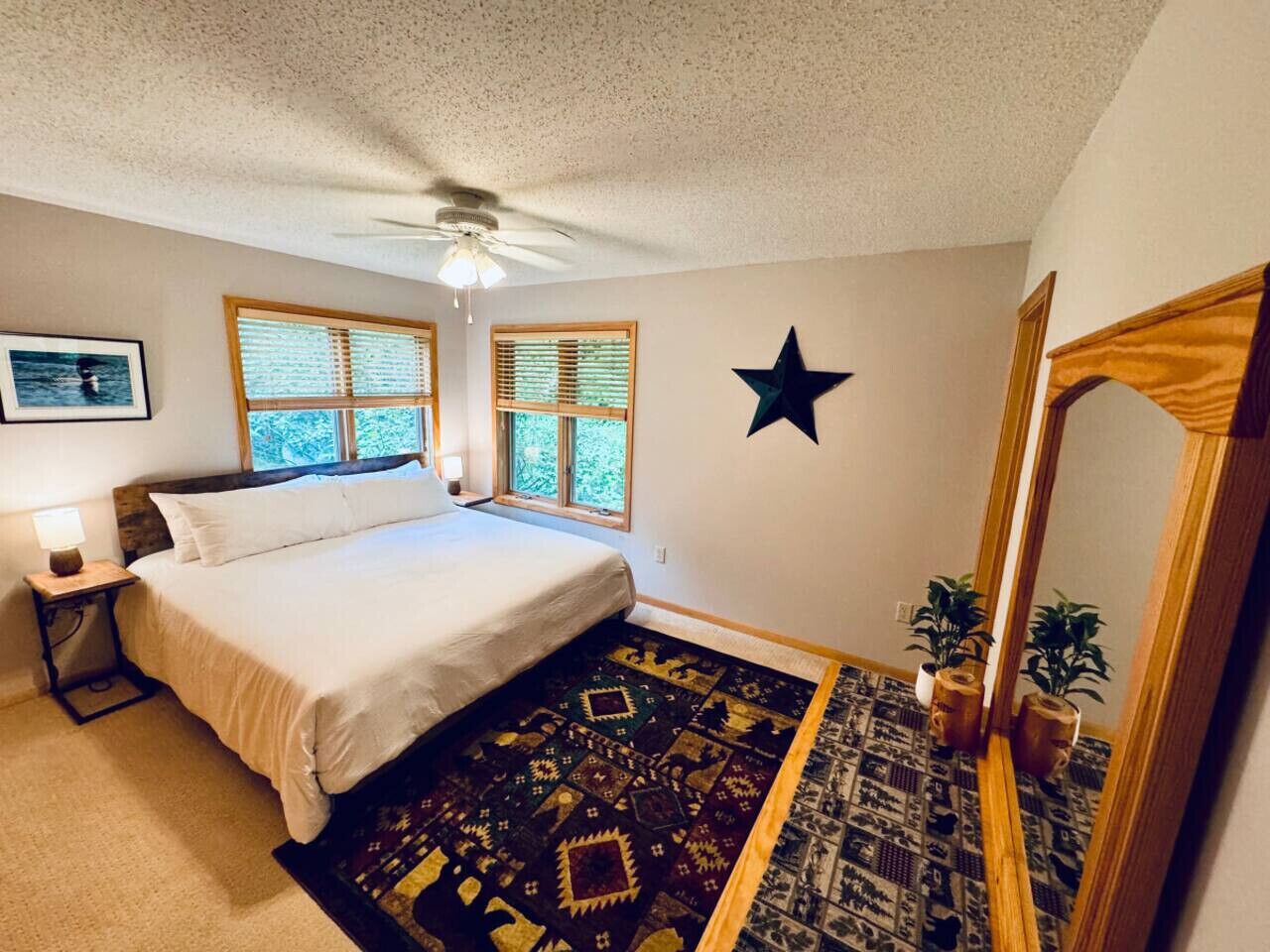 4 bedrooms, desk, iron/ironing board, travel crib