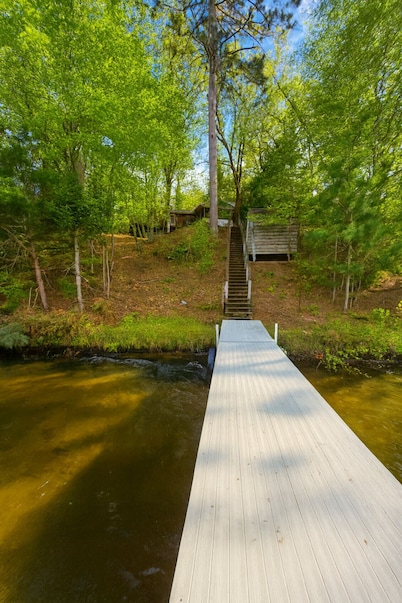 Chi-Oak Lakehouse on Minerva Lake / Minerva Chain