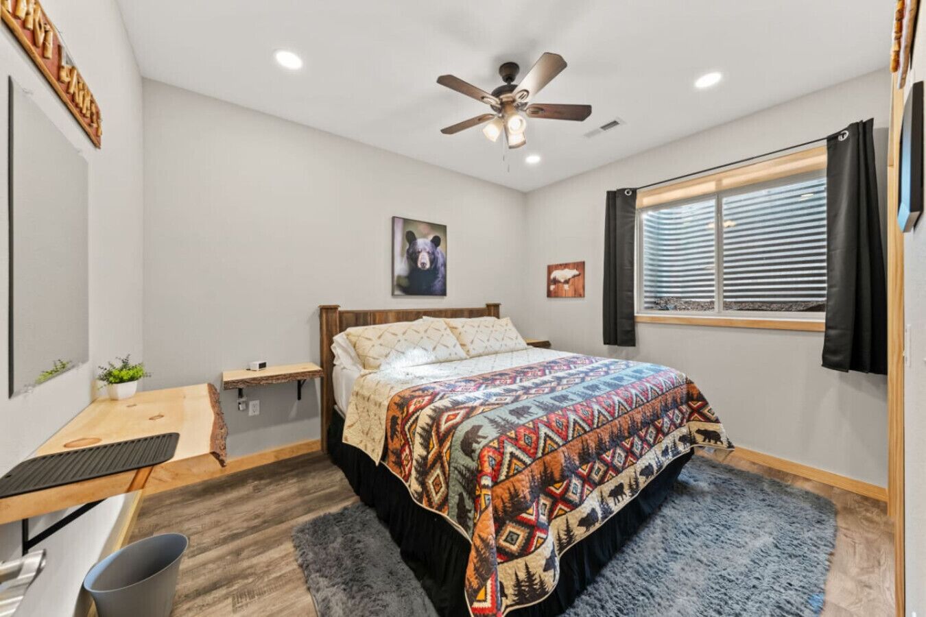 6 bedrooms, desk, iron/ironing board, WiFi