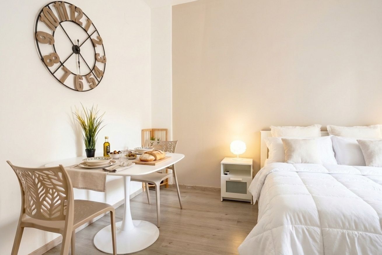 2 Schlafzimmer, Schreibtisch, Bügeleisen/Bügelbrett