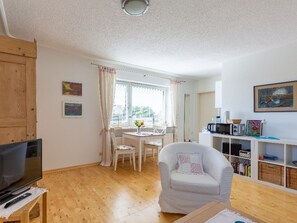 Télévision, chaîne hi-fi