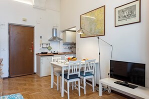 Standard-Apartment, Mehrere Schlafzimmer (Central Apartment Porta Soprana) | Speisen
