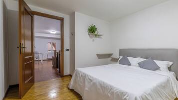 1 chambre, fer et planche Ă repasser, accĂšs Internet, draps fournis