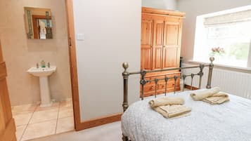 3 chambres, décor unique, ameublement unique, accès au Wi-Fi (inclus)