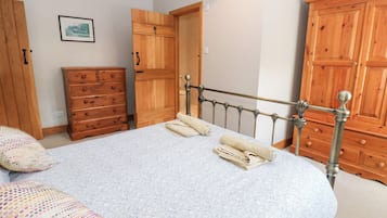 3 bedrooms, individually decorated, individually furnished, free WiFi