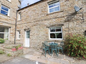 Outdoor dining - Bridge House (Hawes)