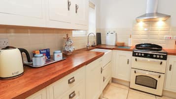 Dishwasher, cookware/dishes/utensils