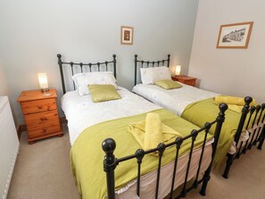 3 Schlafzimmer, individuell dekoriert, individuell eingerichtet