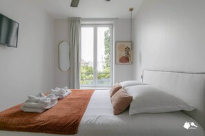 Iron/ironing board, WiFi