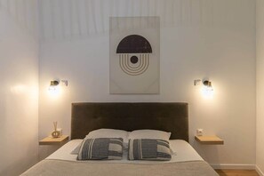 Iron/ironing board, WiFi