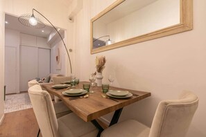 Dining - MBA - Courcelles - Splendid Apartment (Paris)