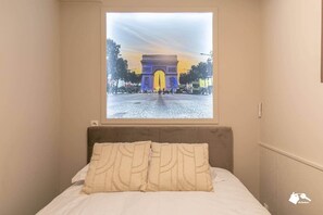 Iron/ironing board, WiFi