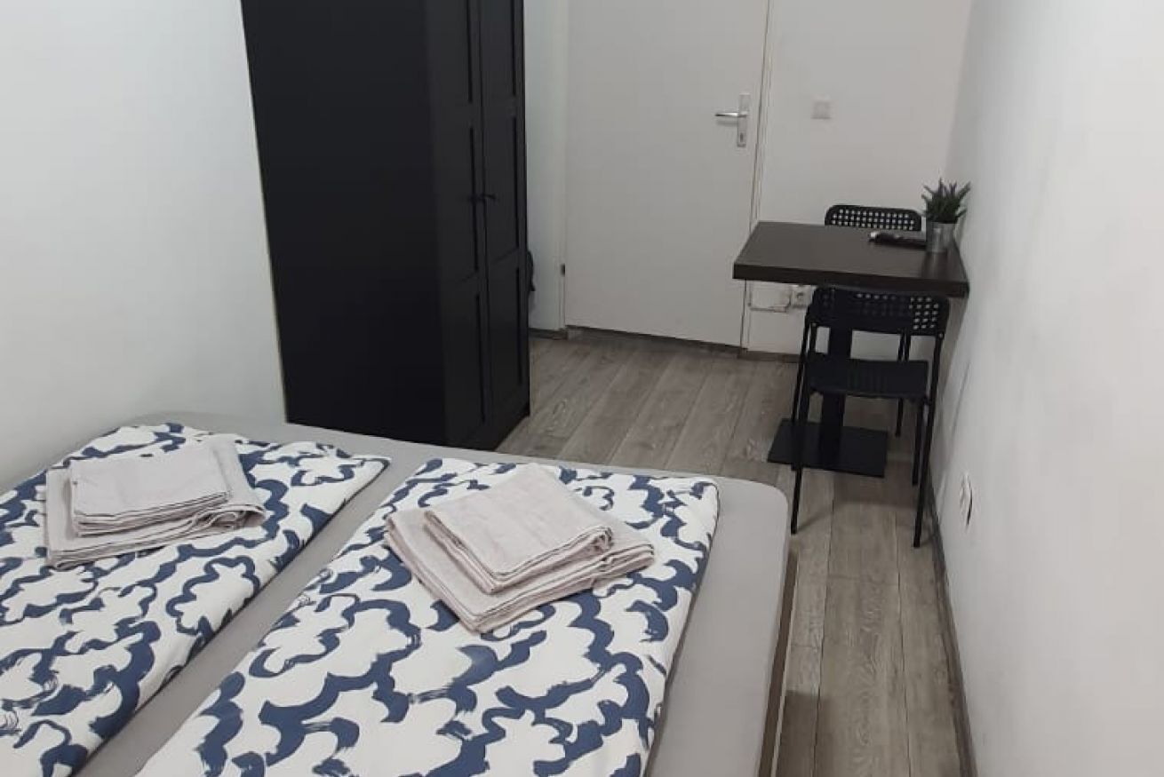 Iron/ironing board, WiFi