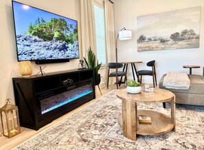 Smart TV, fireplace