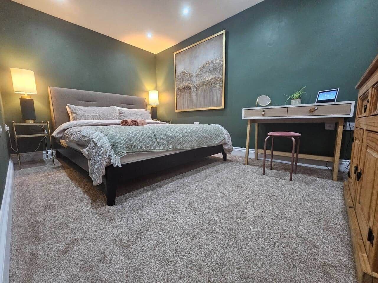 1 makuuhuone, työpöytä, Wi-Fi, vuodevaatteet