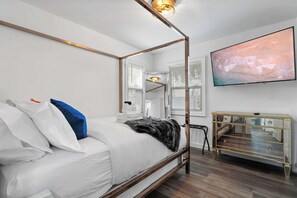 2 chambres, fer et planche à repasser, lit de bébé portatif, Wi-Fi