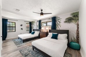 4 bedrooms, desk, iron/ironing board, free WiFi