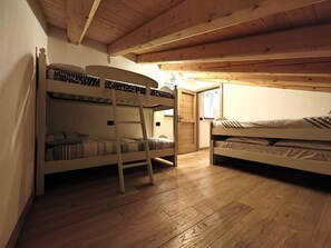 2 chambres, accĂšs Internet, draps fournis