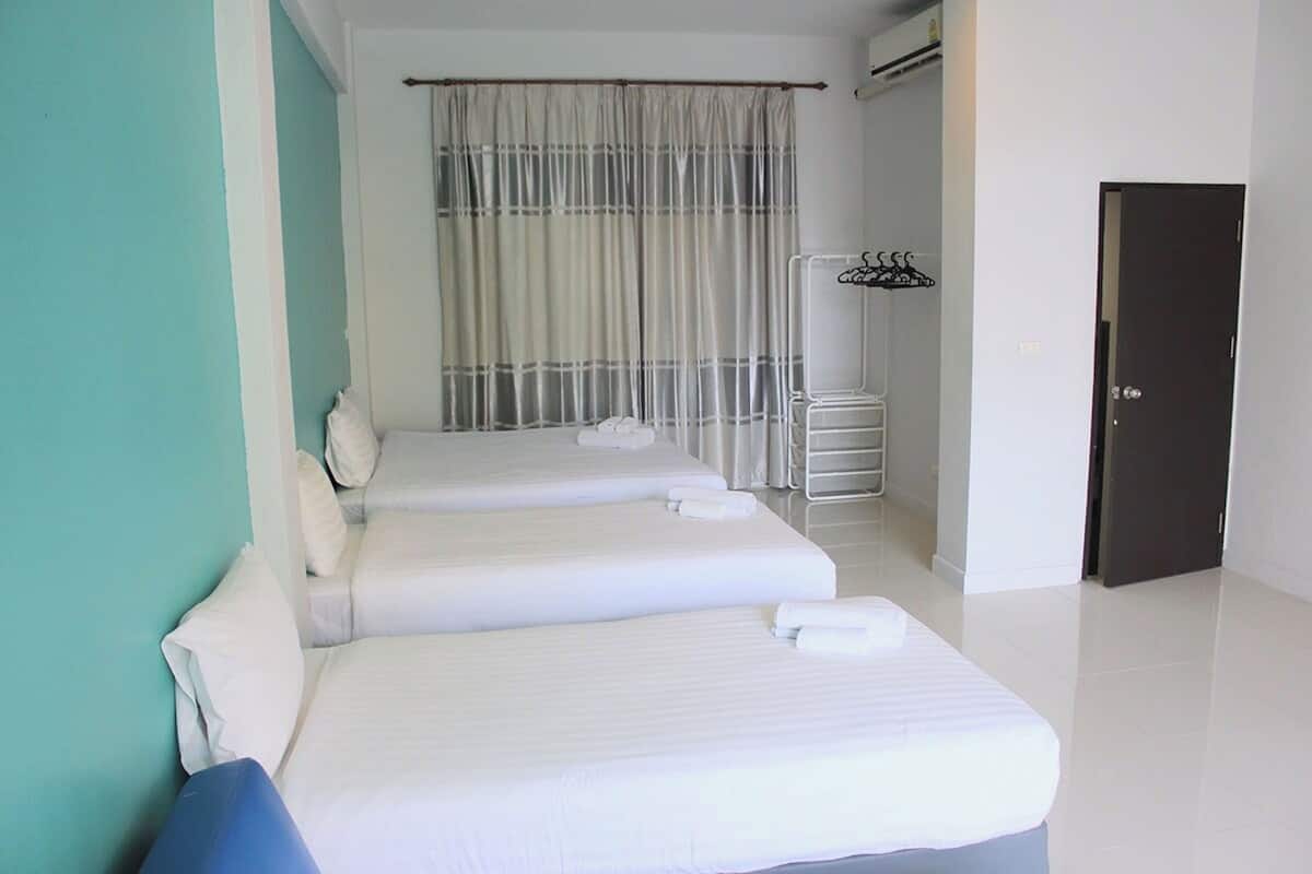 Deluxe Triple Room | Desk, free WiFi