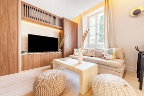 TV - Chic 3-room duplex air-conditioning & offices - 6 pers (Vallauris)