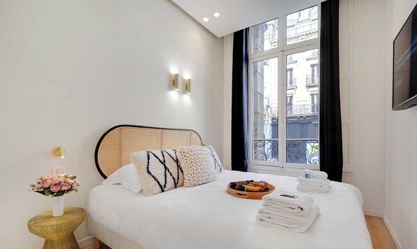 Apartment | 3 bedrooms, laptop workspace, iron/ironing board, bed sheets
