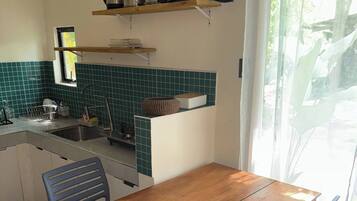 Asrama Umum, 1 kamar tidur, patio, pemandangan kebun | Tempat makan