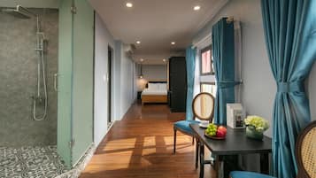 Deluxe Double Room | Desk, iron/ironing board, free WiFi