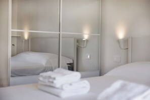 Tabla de planchar con plancha y wifi gratis 