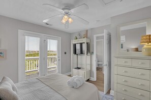 4 bedrooms, desk, iron/ironing board, WiFi