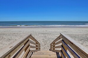On the beach - Oceanfront w/ Private Beach Access | Sunset Views (Sneads Ferry)