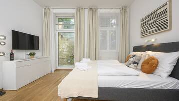 1 bedroom, desk, iron/ironing board, free WiFi