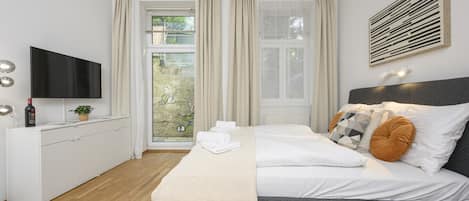 1 bedroom, desk, iron/ironing board, free WiFi