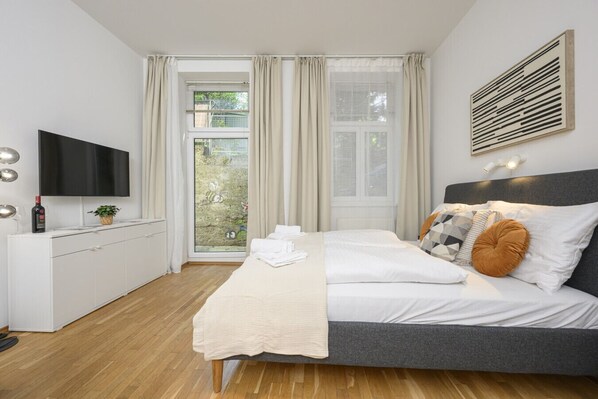 1 bedroom, desk, iron/ironing board, free WiFi