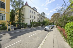 Property grounds - Quiet & Comfortable Studio Apartment in Vienna (Vienna)