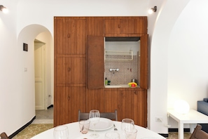 Studio Familial, four à micro-ondes (Maisonette) | Restauration