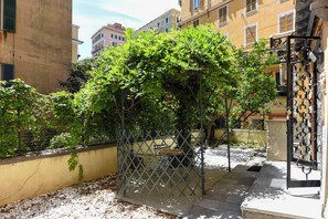 Family Studio (Maisonette) | Terrace/patio