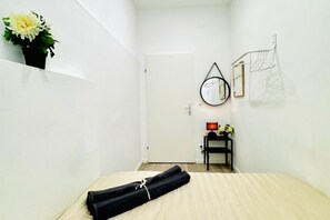1 bedroom, iron/ironing board - Cozy Private Room in Shared Apt. • Great Location (Vienna)